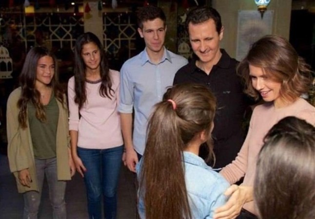 بشار اسد در مراسم افطار با خانواده شهدا+عکس