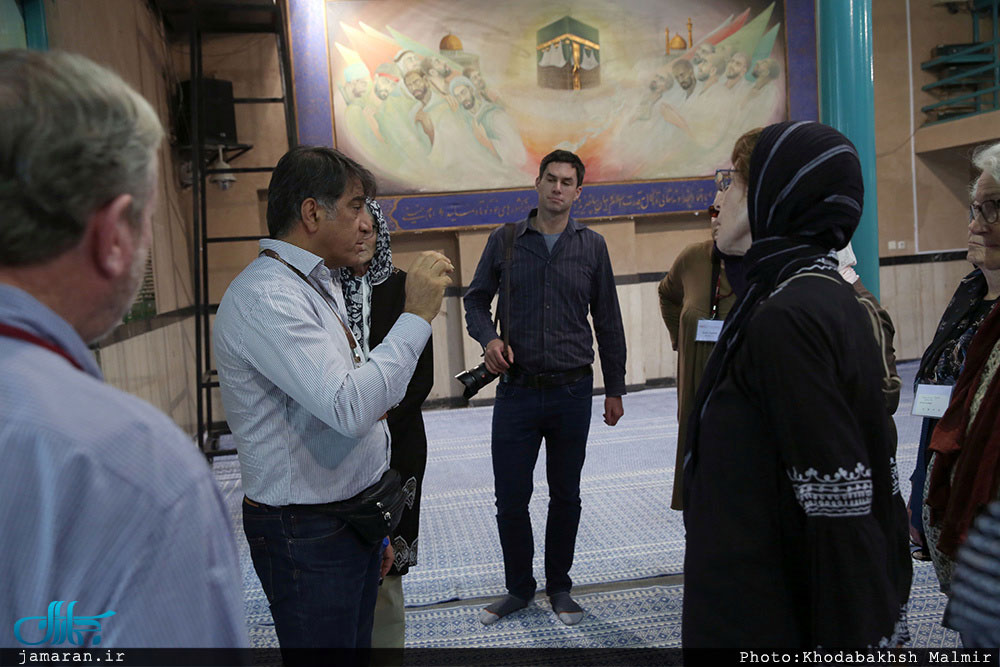 حضور گردشگران آمریکایی در حسینیه جماران+ عکس