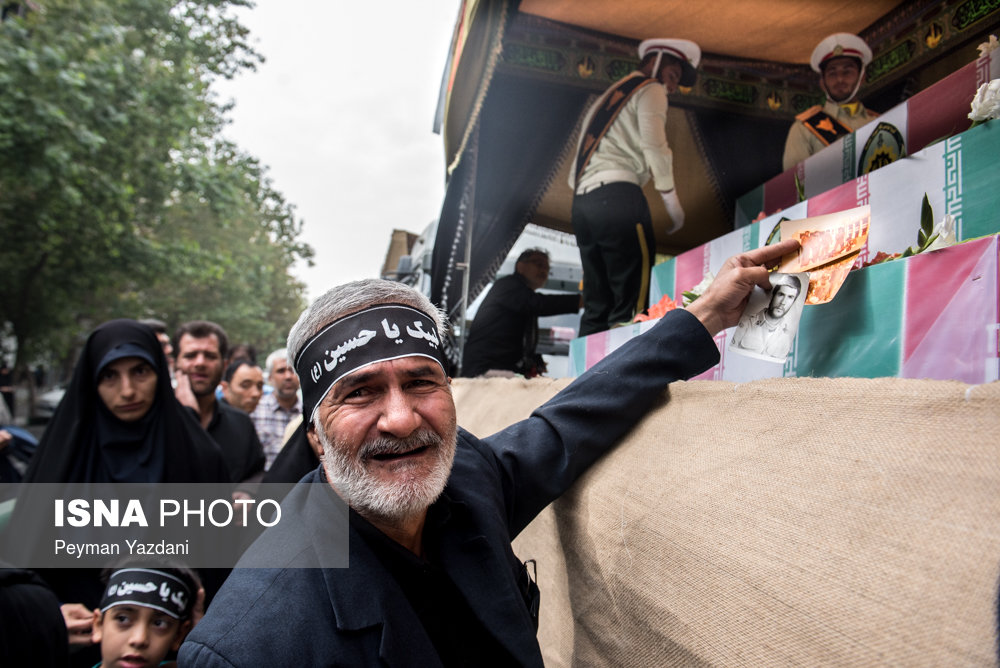 وداع مردم تهران با 54 شهید تازه تفحص شده ناجا