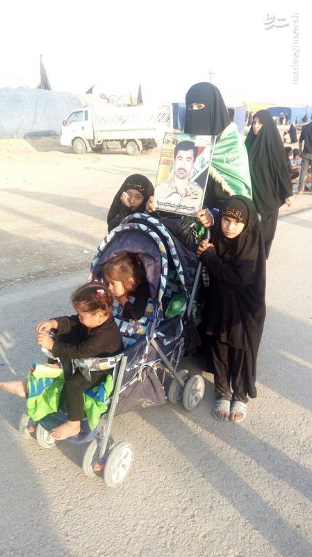 همسر و فرزندان شهید عراقی در پیاده روی + عکس