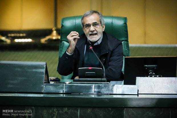 تذکر طولانی و بیمانع نایب رئیس اول و پاسخ لاریجانی