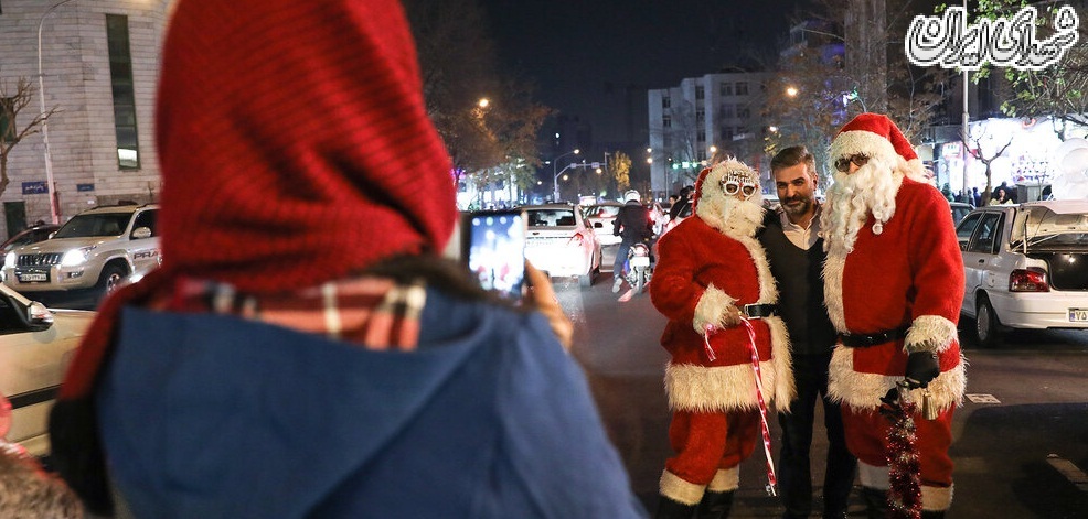 عکس/ بابانوئل‌ها در خیابان‌های تهران