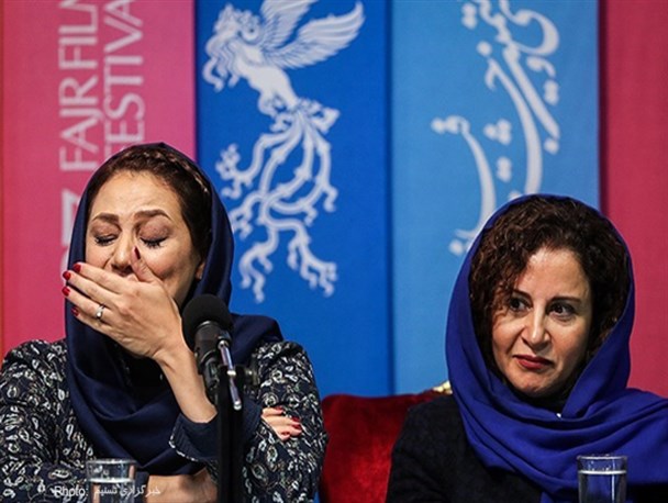 اشک های بازیگر خانم در حاشیه جشنواره فیلم فجر + عکس