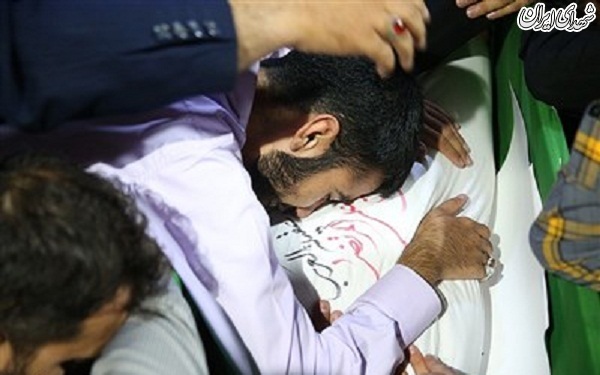 وداع با پیکر دو شهید مدافع حرم در معراج شهدا