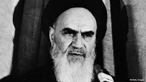 امام خمینی: اگر اختلاس و ریخت و پاش نبود بودجه lمملکت  کسر نمی‌آمد