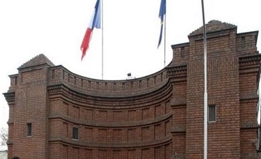 میهمانی مختلط ... در سفارت فرانسه!/ سکوت مدعیان حمایت از ناموس!