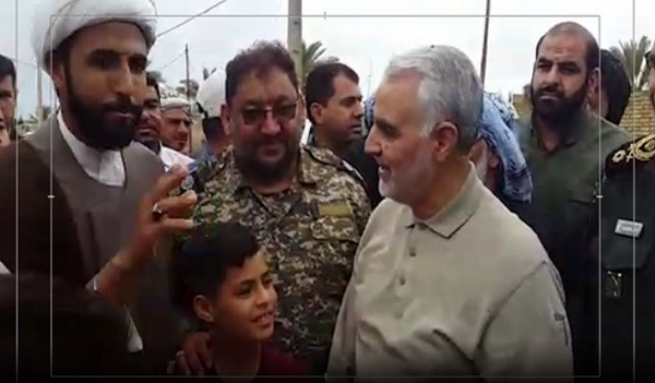 فیلم/استقبال عشایر عرب منطقه رفیع از سردار سلیمانی