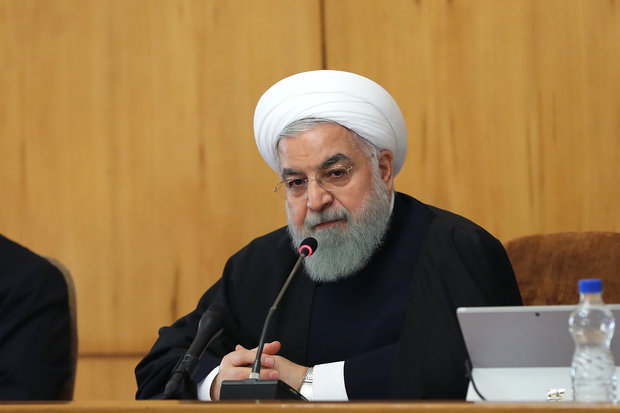 روحانی:حاضر نیستیم به اسم مذاکره کنار میز تسلیم بنشینیم