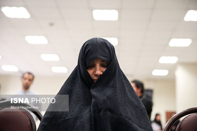 حمله گاز انبری دختر مظلوم وزیر به 