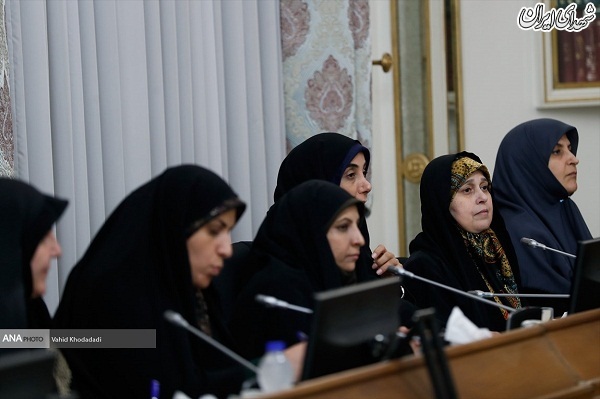 عکس/ جلسه زنان پرحاشیه مجلس با رئیسی