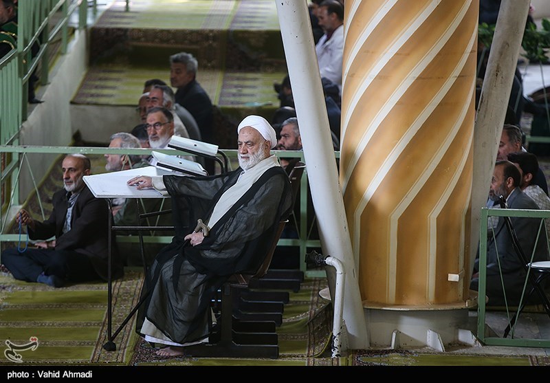 عکس/ مرد همیشه حاضر نماز جمعه تهران