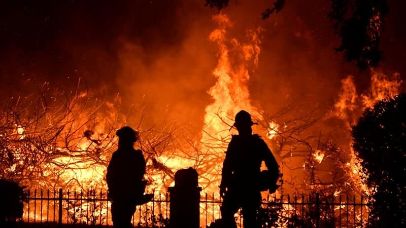 آمریکا در بحران آتش و مرگ