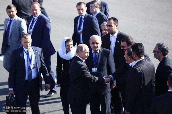 هجمه‌ها علیه سفر رئیسی به روسیه ادامه دارد/ چرا پوتین به استقبال رئیسی نیامد؟