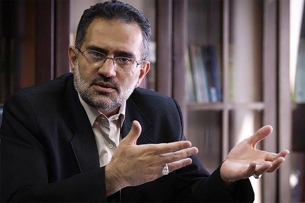 حسینی: اگر ما ساکت بنشینیم، دشمنان جای شهید و جلاد را عوض می کنند