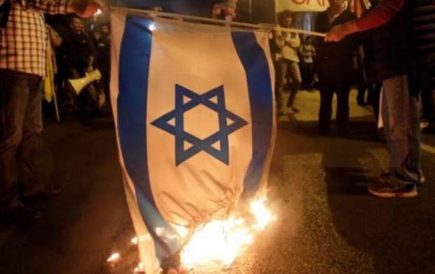 آتش زدن پرچم اسرائیل در چهارشنبه‌سوری