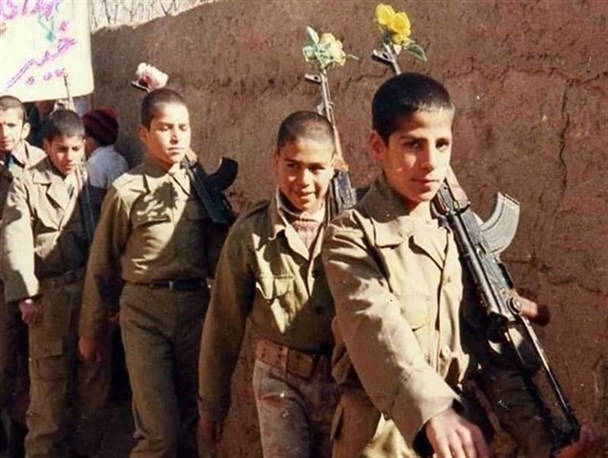 تصرف پاسگاه عراقی توسط نوجوان ۱۴ ساله مشهدی