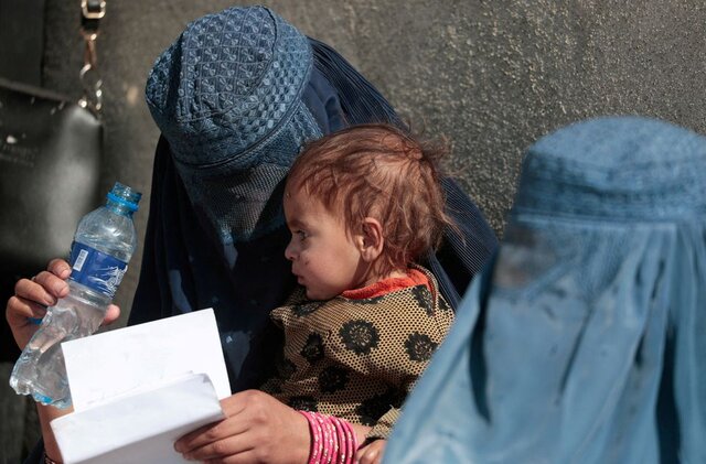 وعده ی کمک ۳۷۴ میلیون دلاری انگلیس، در آستانه کنفرانس حامیان افغانستان