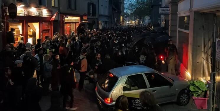تظاهرات خشونت‌بار در فرانسه بعد از انتخابات +عکس