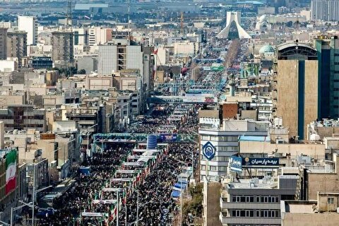پاسخی به چیستی علت حضور عظیم مردم در راهپیمایی 22 بهمن