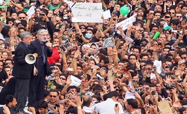 توصیه رهبر انقلاب به موسوی/ شهادت چند نفر در پی تظاهرات حامیان موسوی