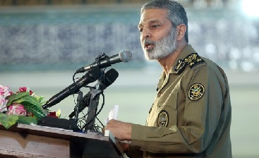 فرمانده کل ارتش:جمهوری اسلامی ایران هر روز بالنده‌تر و قوی‌تر پیش می‌رود