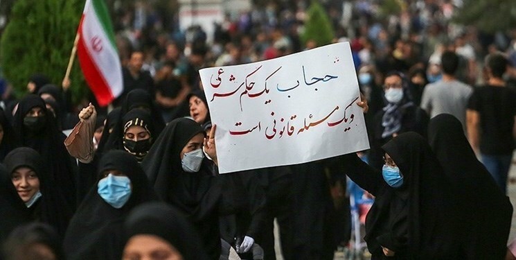 تحصن بانوان مشهدی و تهرانی در اعتراض به بی حجابی + عکس