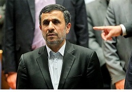 چرا احمدی‌نژاد در میان آتش و خون روزه سکوت گرفته است؟
