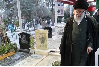 حضور رهبر انقلاب در حرم مطهر امام راحل و گلزار شهدای بهشت زهرا(س) حضور رهبر انقلاب در حرم مطهر امام راحل و گلزار شهدای بهشت زهرا(س)