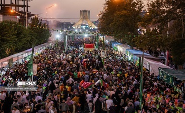 حضور میلیونی عاشقان امیرالمؤمنین(ع) در مهمانی باشکوه 10 کیلومتری غدیر حضور میلیونی عاشقان امیرالمؤمنین(ع) در مهمانی باشکوه 10 کیلومتری غدیر