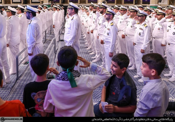 دیدار کارکنان و خانواده‌های ناوگروه ۸۶ ارتش جمهوری اسلامی ایران