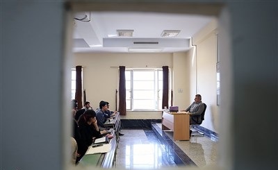  ماجرای جلسه پایان‌نامۀ محکوم امنیتی در دانشگاه تهران با لباس تروریست‌های پژاک چه بود؟