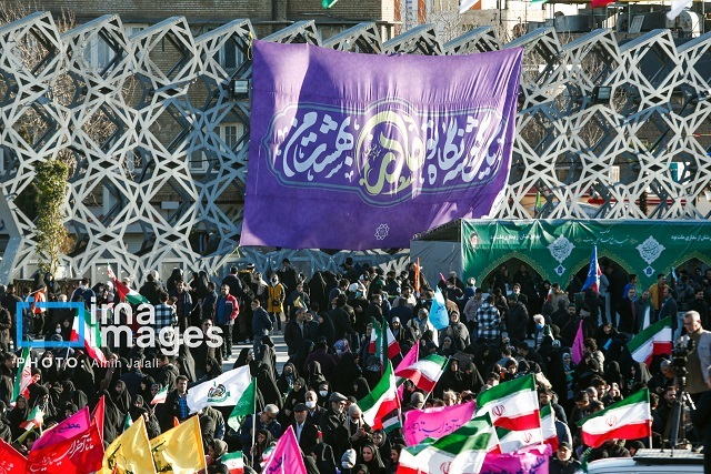 مراسم بزرگداشت ۹ دی در میدان امام حسین(ع) مراسم بزرگداشت ۹ دی در میدان امام حسین(ع)