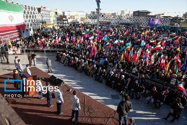 مراسم بزرگداشت ۹ دی در میدان امام حسین(ع) مراسم بزرگداشت ۹ دی در میدان امام حسین(ع)
