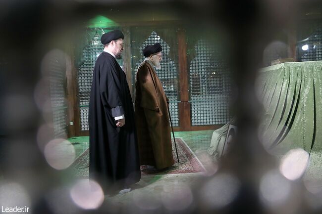 حضور رهبر انقلاب در مرقد امام (ره)