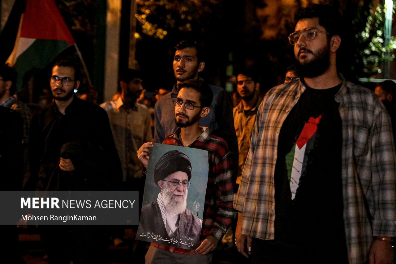 تجمع مردم تهران در محکومیت حملات رژیم صهیونیستی به جنوب لبنان