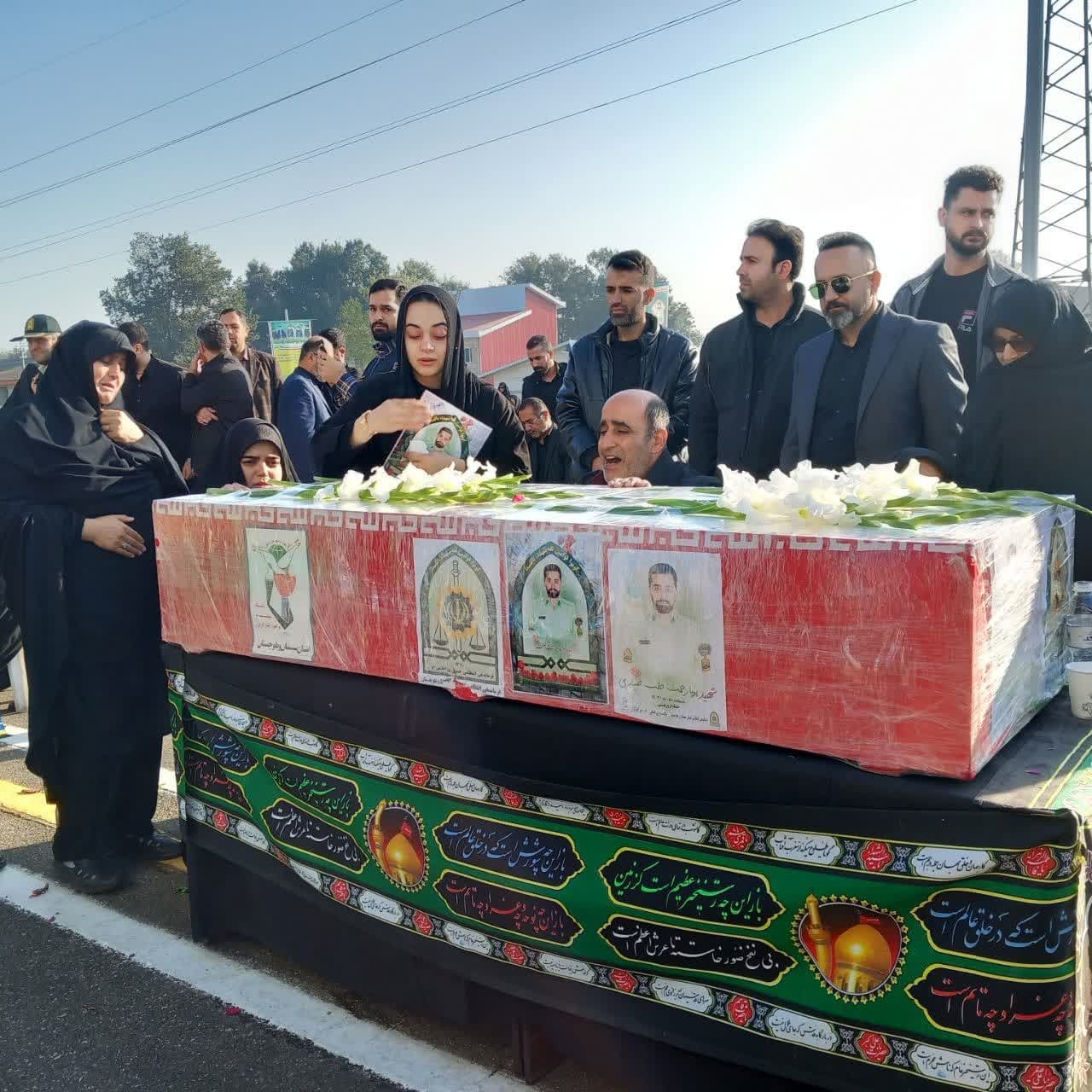 تشییع پیکر مطهر شهیدان علیرضا آقاجانی و پویا رحمت طلب در رشت+تصاویر