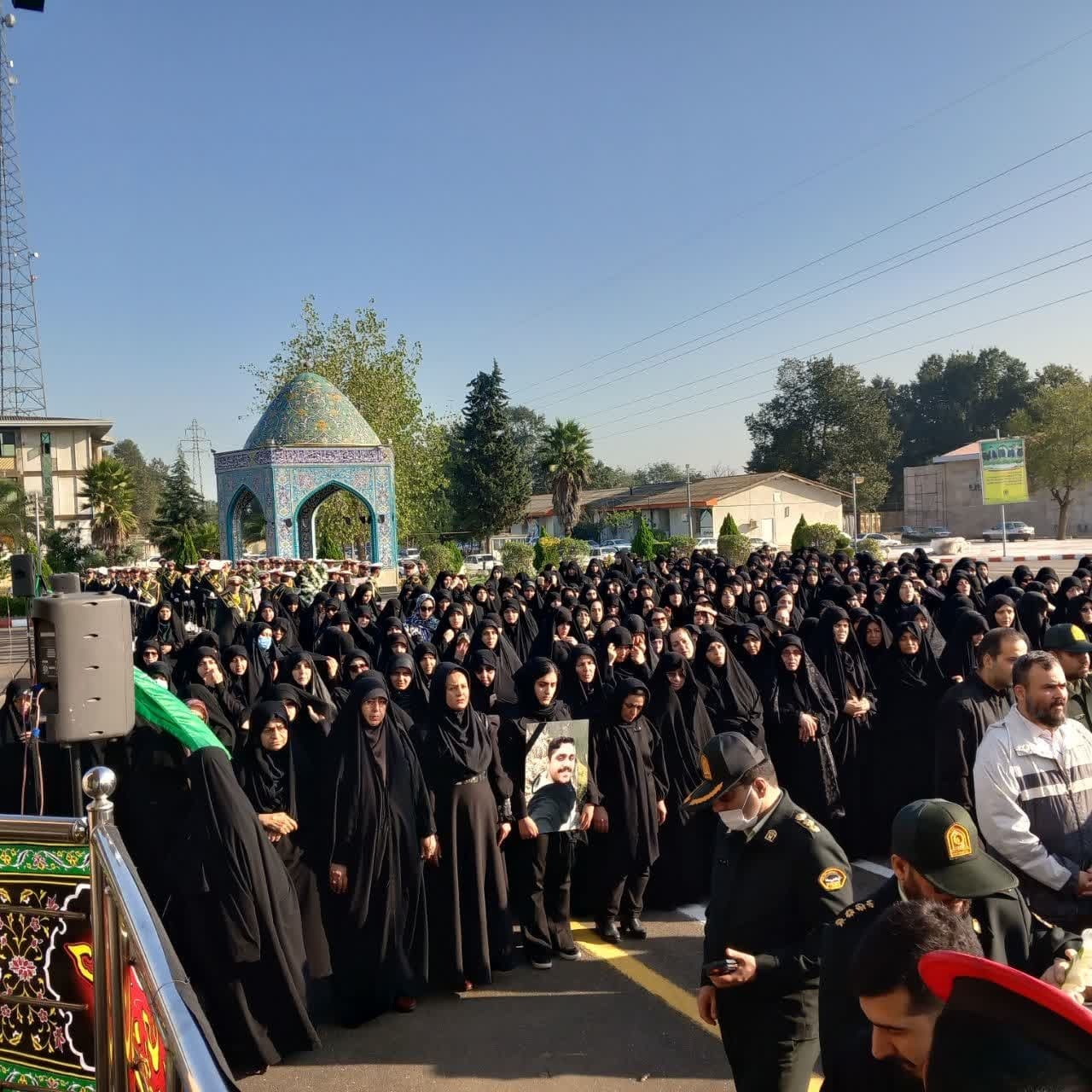 تشییع پیکر مطهر شهیدان علیرضا آقاجانی و پویا رحمت طلب در رشت+تصاویر