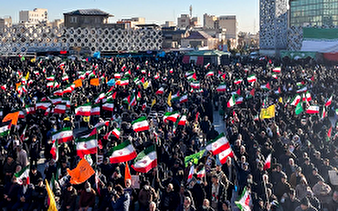 حضور پرشور تهرانی‌ها در مراسم ۹ دی؛ تجدید میثاق با ارزش‌های انقلاب اسلامی+ فیلم