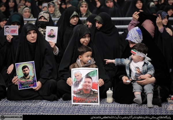 دیدار خانواده شهدای اقتدار با رهبر انقلاب در روز میلاد امیرالمومنین علیه&zwnj;السلام
