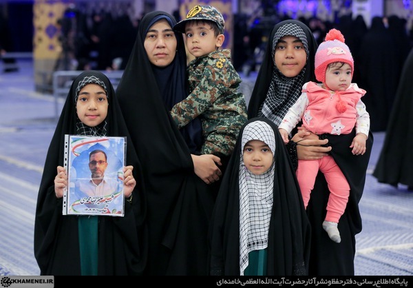 دیدار خانواده شهدای اقتدار با رهبر انقلاب در روز میلاد امیرالمومنین علیه&zwnj;السلام