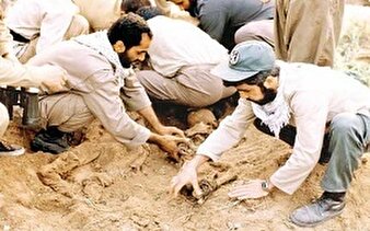 کشف پیکر مطهر شهیدی که با سیم تلفن دست و پایش را بسته بودند+فیلم