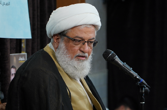 انتظار داریم وقتی قرآن سوزانده میشود، مراجع در میانه میدان ما را هدایت بکنند که چه بکنیم؟