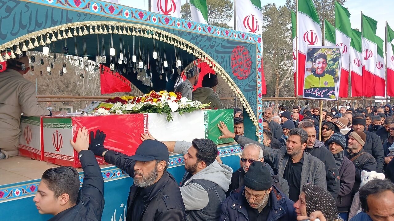 شهدای حافظ امنیت در بهشت زهرا (س) آرام گرفتند شهدای حافظ امنیت در بهشت زهرا (س) آرام گرفتند