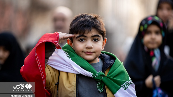 در سینهات میدان آزادی، بر شانهات کوه دماوند ست