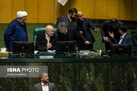 صحن علنی مجلس - ۹ دی