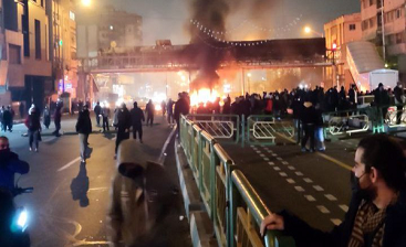 افشاگری رسانه غربی از وارونهسازی فتنه دیماه در رسانههای آمریکایی افشاگری رسانه غربی از وارونهسازی فتنه دیماه در رسانههای آمریکایی