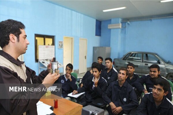 تمدید زمان ثبتنام تکمیل ظرفیت کاردانی فنیحرفهای علمی کاربردی ۱۴۰۴