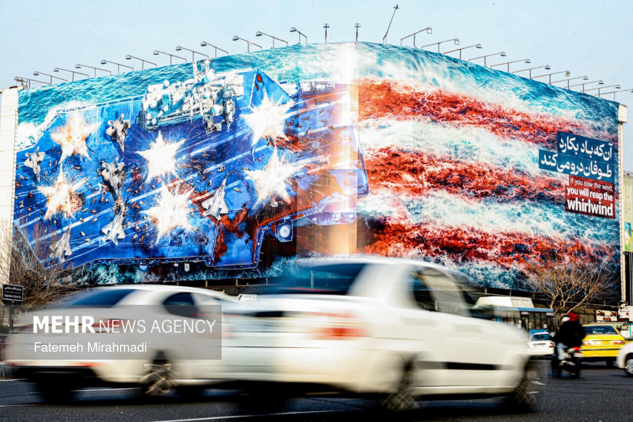 رونمایی از طرح جدید دیوارنگاره میدان انقلاب اسلامی