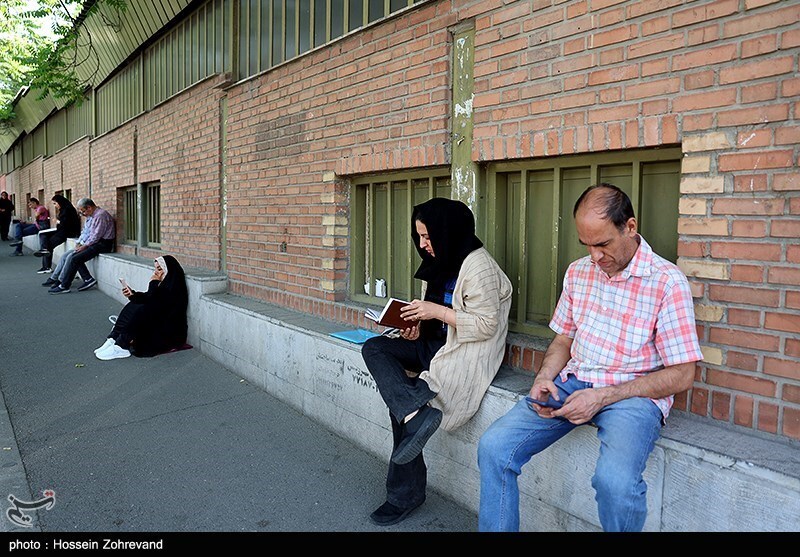 نوبت اول کنکور ۱۴۰۴ با رقابت داوطلبان گروه انسانی و ریاضی آغاز شد.