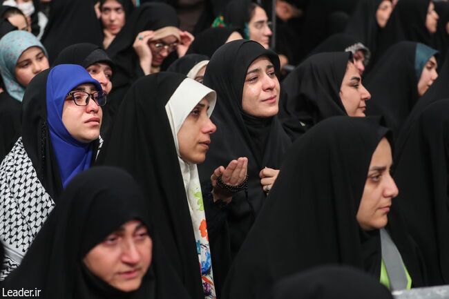 تصاویر دیدار جمعی از کارگران با رهبرانقلاب